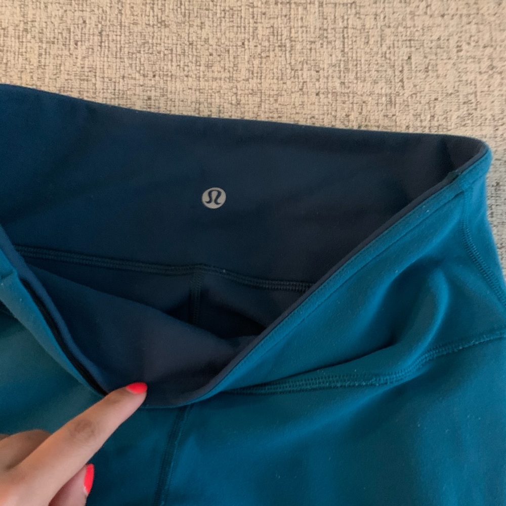 Size 6 lululemon crops Align